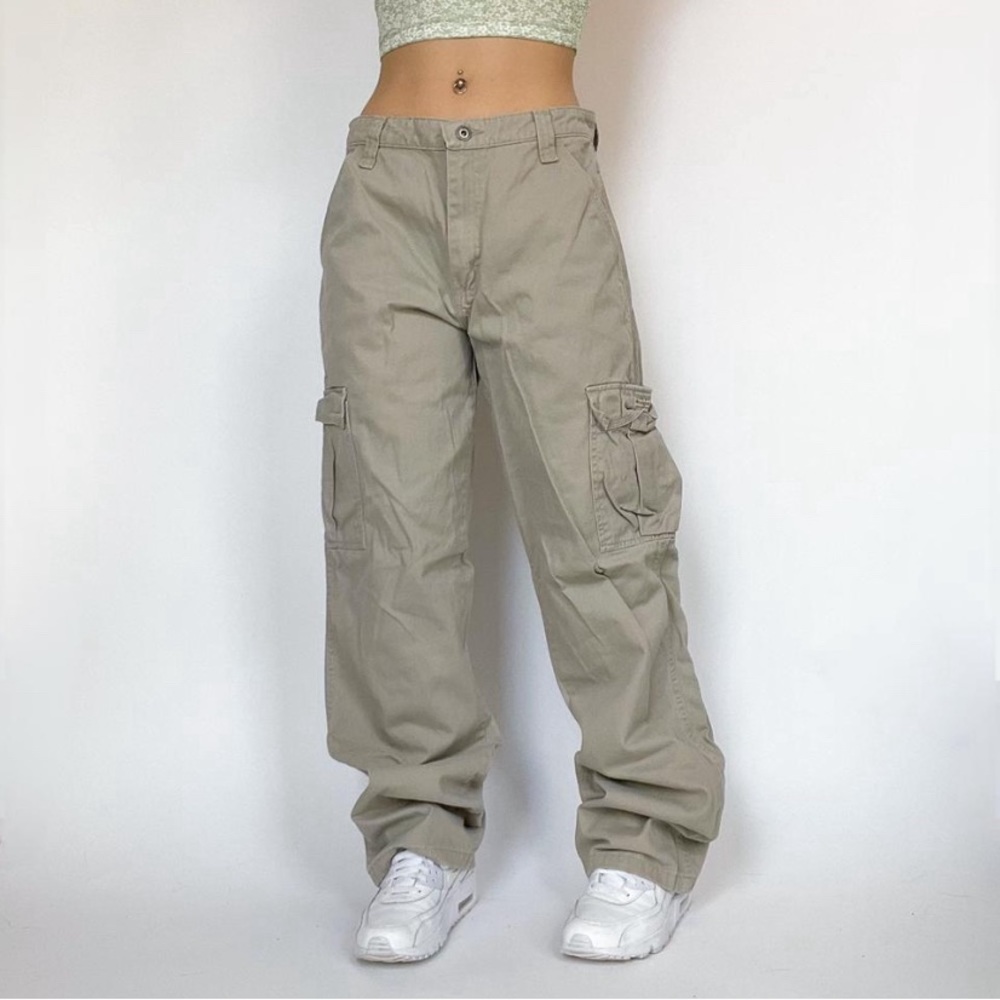 Classic tan wrangler cargo pants